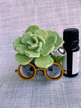 Load image into Gallery viewer, Stone Softie Vehicle Vent Clip/ Essential Oil Diffuser