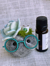 Load image into Gallery viewer, Stone Softie Vehicle Vent Clip/ Essential Oil Diffuser