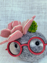 Load image into Gallery viewer, Stone Softie Vehicle Vent Clip/ Essential Oil Diffuser