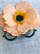 Load image into Gallery viewer, Stone Softie Vehicle Vent Clip/ Essential Oil Diffuser