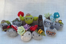 Load image into Gallery viewer, Stone Softie Vehicle Vent Clip/ Essential Oil Diffuser - Ladybug Lovely