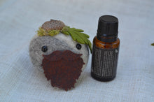 Load image into Gallery viewer, Stone Softie Vehicle Vent Clip/ Essential Oil Diffuser - Beardie with Acorn