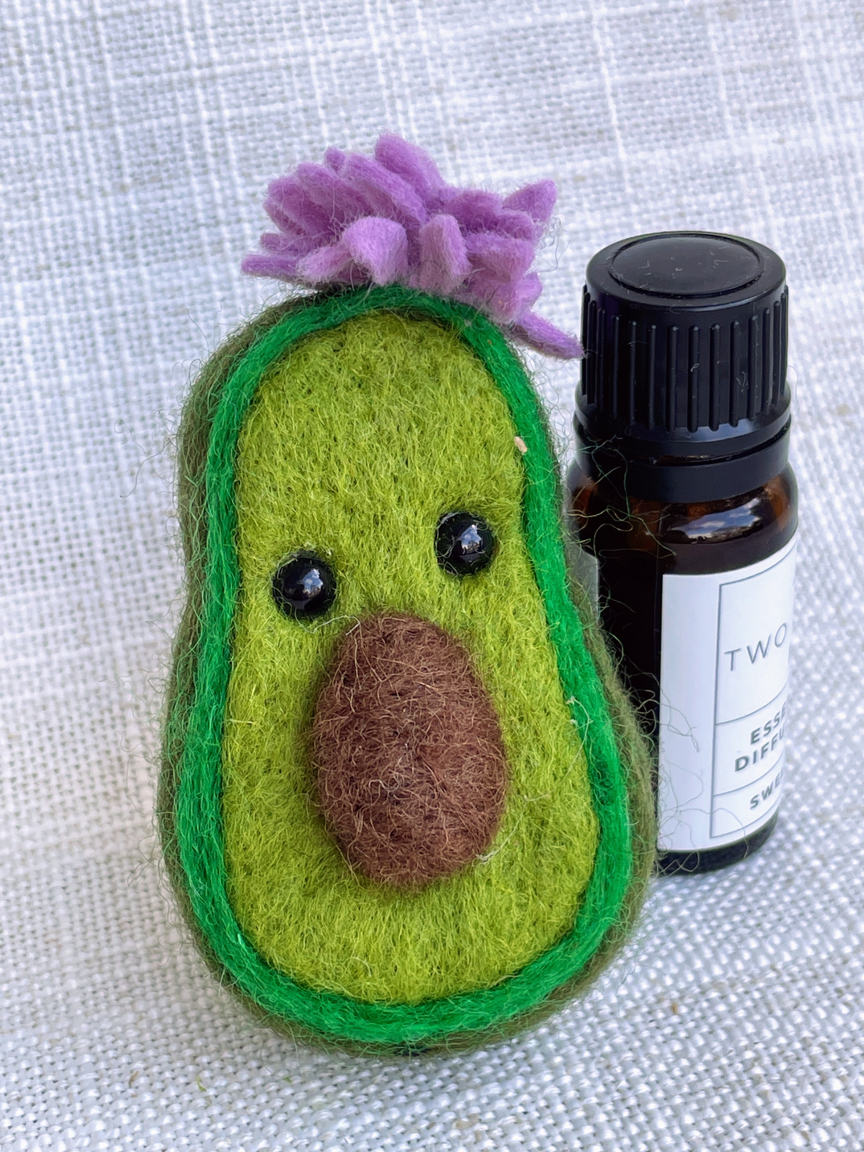 Avocado Vehicle Vent Clip/ Essential Oil Diffuser