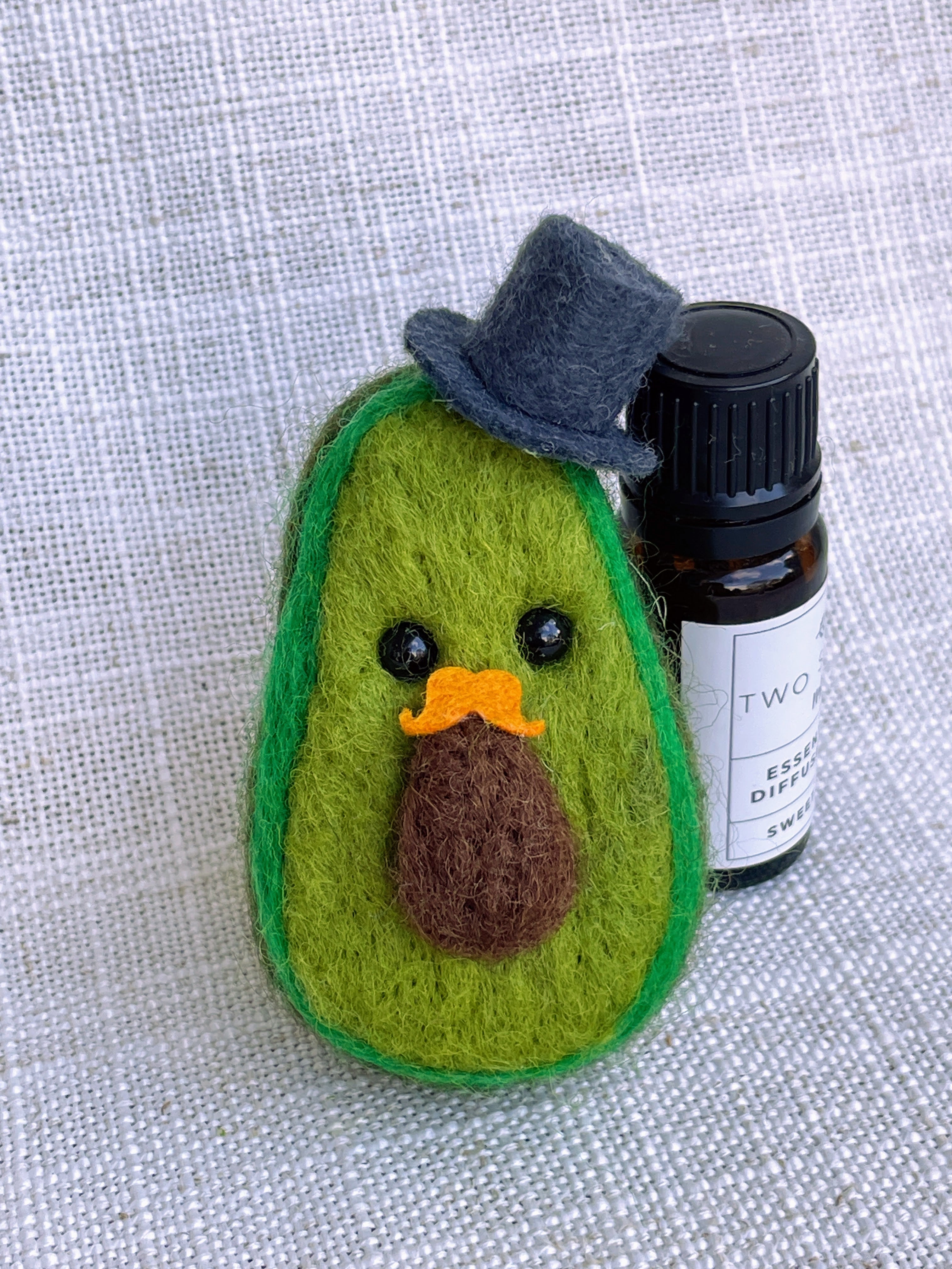 Avocado Vehicle Vent Clip/ Essential Oil Diffuser